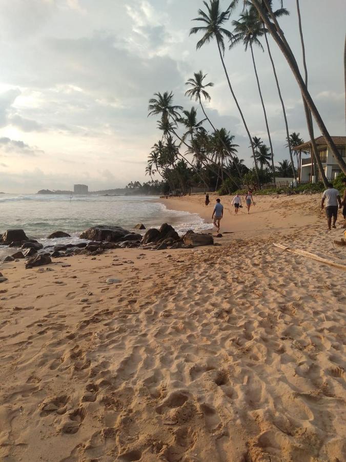 Near Beach Rest Unawatuna Kültér fotó