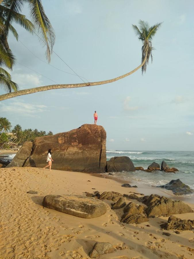 Near Beach Rest Unawatuna Kültér fotó